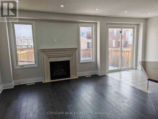 Building Photo - 228 Slingsby Landing