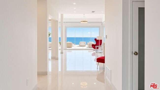 Foto del edificio - 18222 Coastline Dr