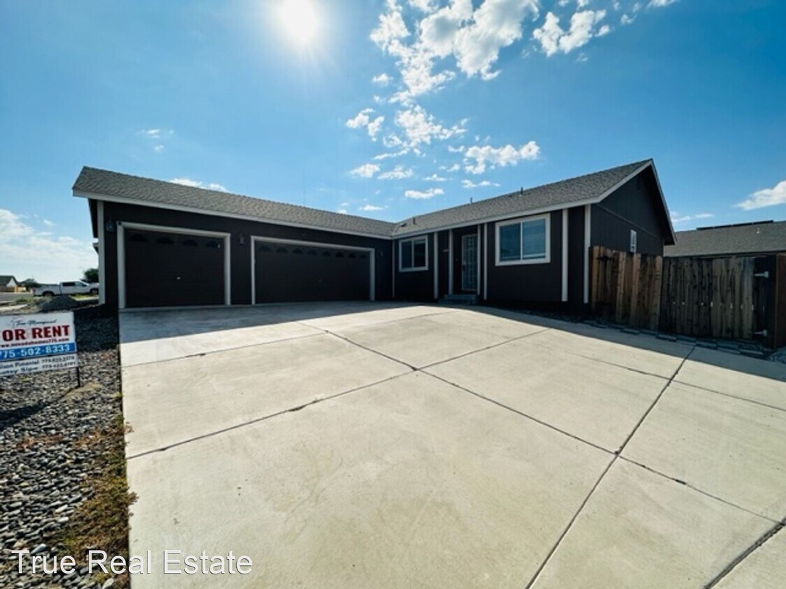 Primary Photo - 3 br, 2 bath House - 235 Emigrant Way