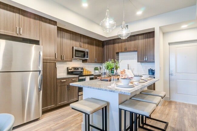 Building Photo - VIVE Apartments - Fort Myers, FL