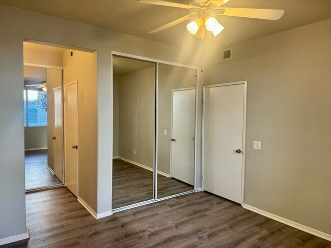 Building Photo - 10766 Sabre Hill Dr