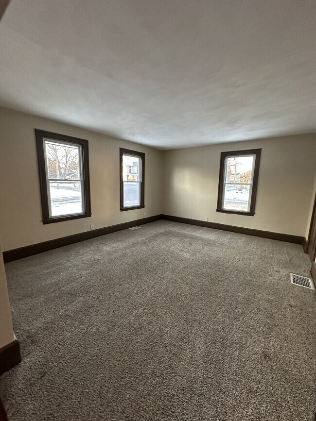 Foto del edificio - 124 N Washington St