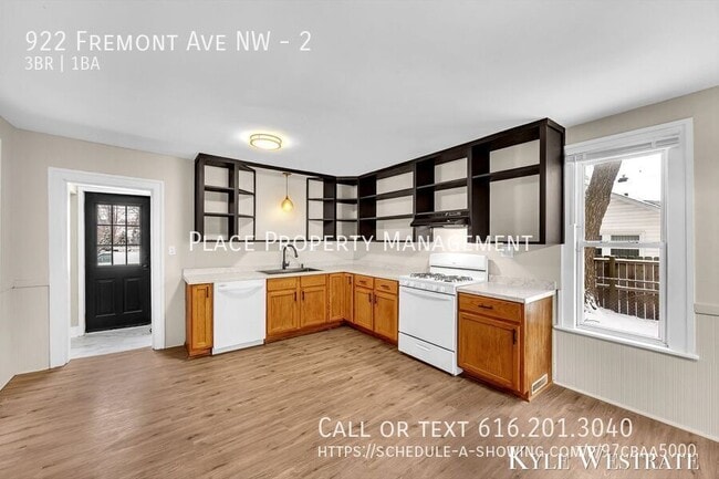 Foto del edificio - 922 Fremont Ave NW