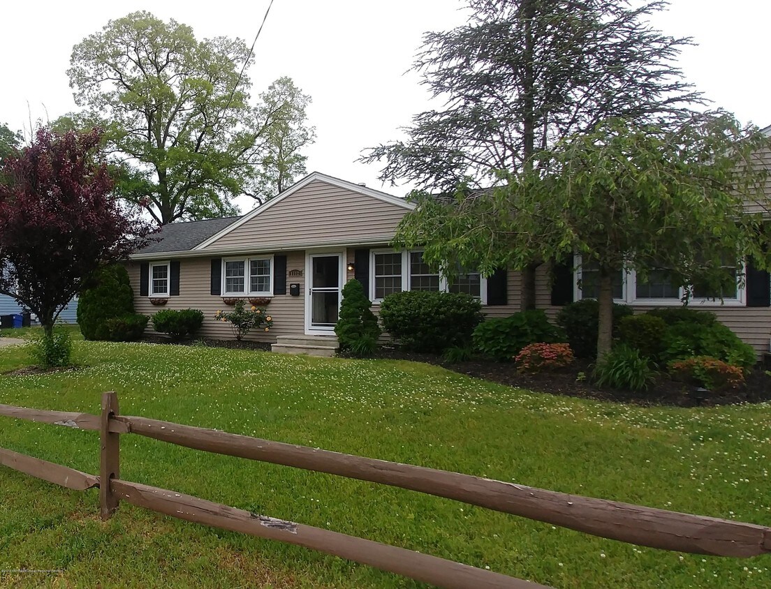 1112 Borden Ave, Point Pleasant, NJ 08742 House Rental in Point