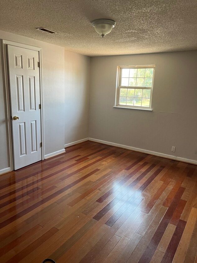 Bedroom #1 - 1648 Abbott Rd