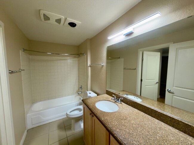 Building Photo - Cozy Beacon Hill Condo Near Downtown & Light Rail