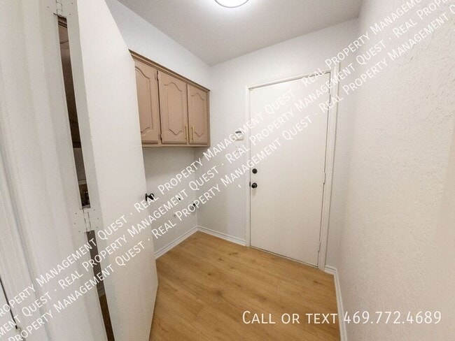 Building Photo - 1226 Mockingbird Ln