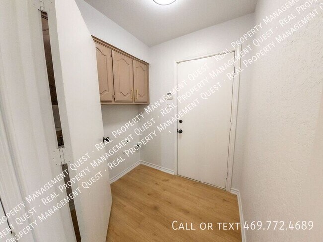 Foto del edificio - 1226 Mockingbird Ln