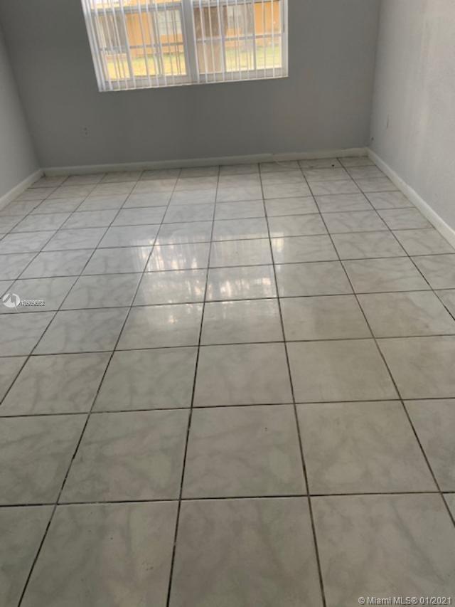 Foto del edificio - 505 NW 177th St