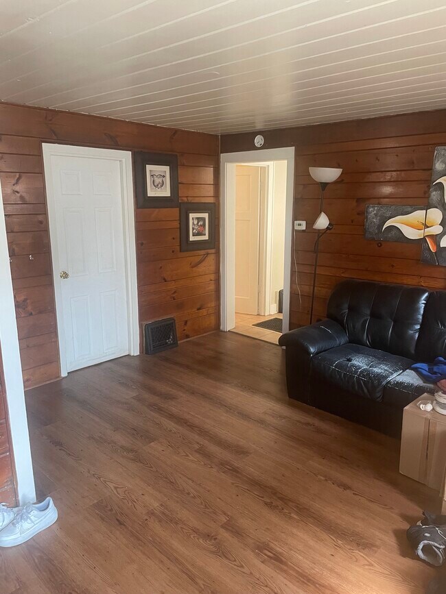 Foto del edificio - 2328 S 76th St