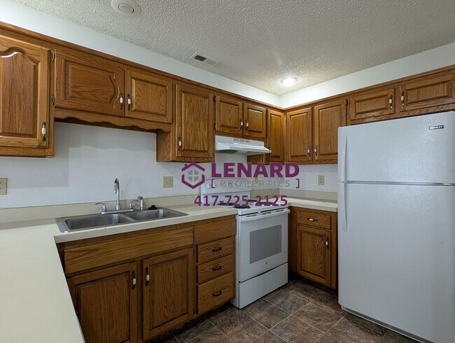 Foto del edificio - 2 Bedroom Duplex Ready for Move In!