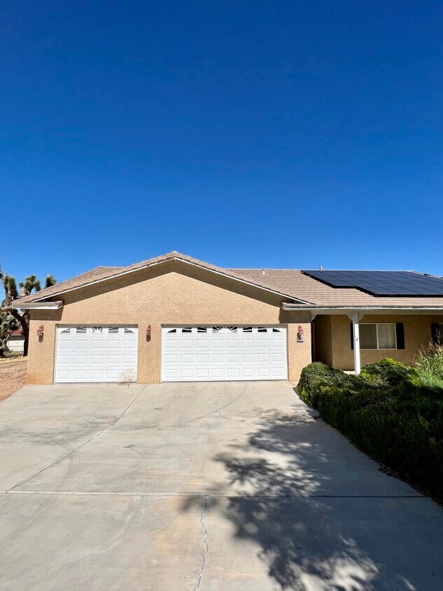 Foto principal - 56332 Church Ct