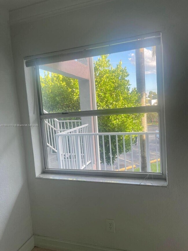 Foto del edificio - 7101 SW 89th Ct