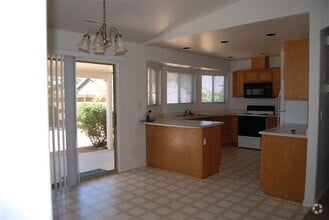 Building Photo - 3748 N Dale Dr