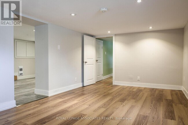 Photo du bâtiment - 330 Athol St E