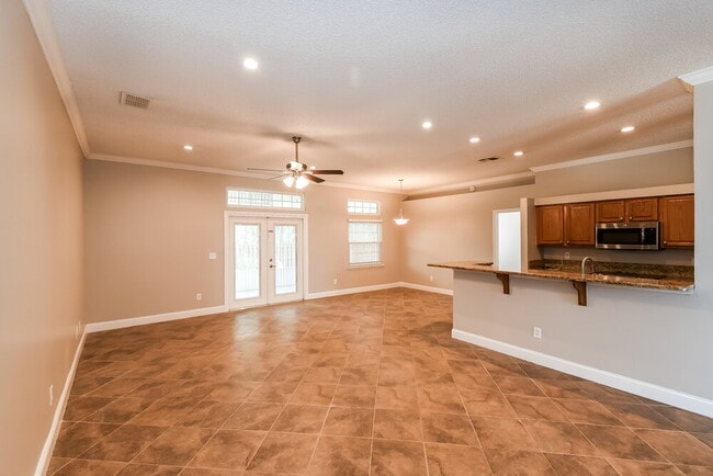 Building Photo - 425 Queen Anne Ct