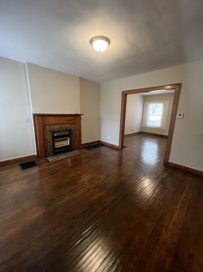 Building Photo - 1125 S Champion Ave