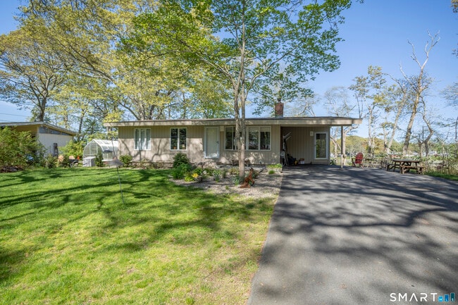 Foto del edificio - 18 Cedarwood Ln