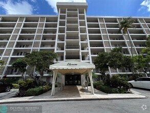 Building Photo - 3200 N Palm Aire Dr