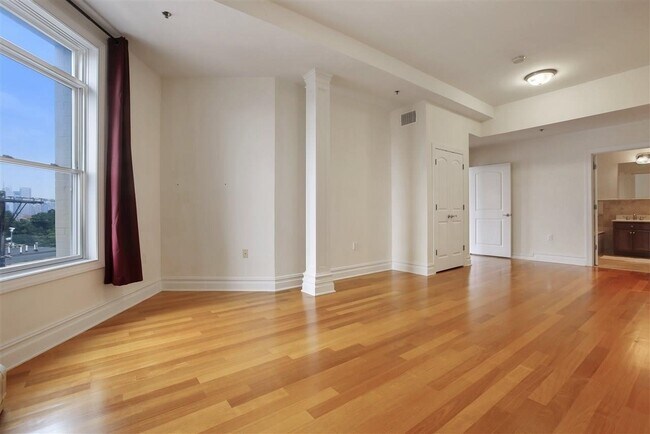 Foto del edificio - 564 Gregory Ave