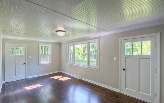 Foto del edificio - 146 Van Horn Ln