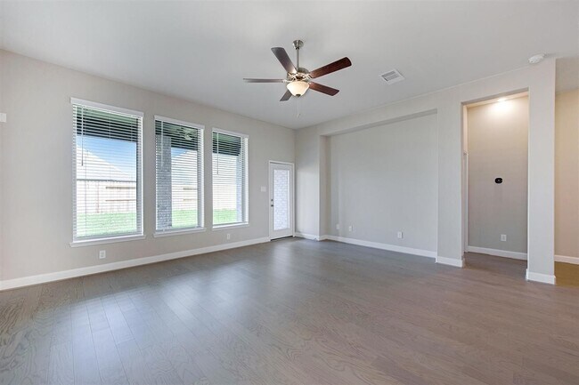 Building Photo - 8727 Arbor Trail Dr