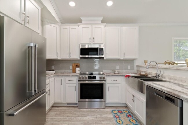 Building Photo - 2 Bedroom/ 2 Bath Mobile Home $1950/ Month - Santa Rosa Beach , Florida 32439