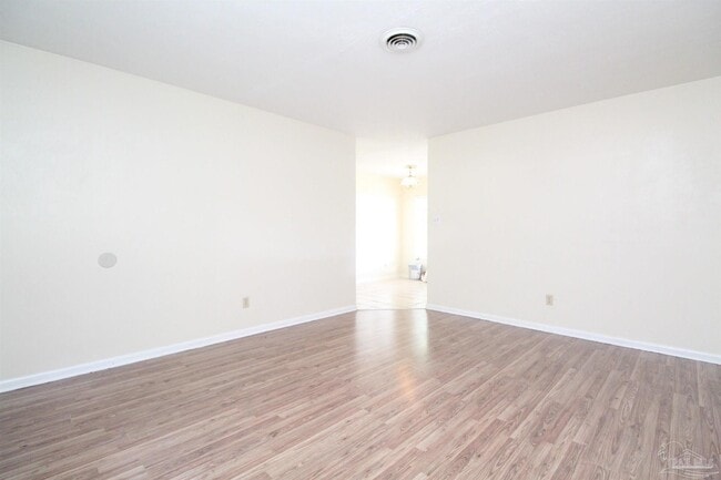 Building Photo - 106 St Regis Dr