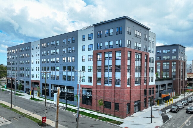 Primary Photo - Jade Apartments