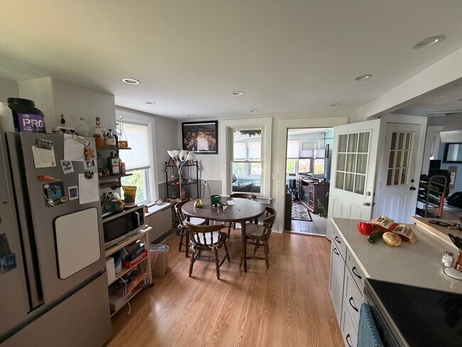 Cocina comedor - 39 Maple St