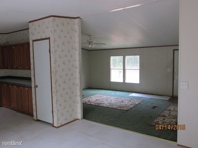 Building Photo - 208 Little Boney Rd