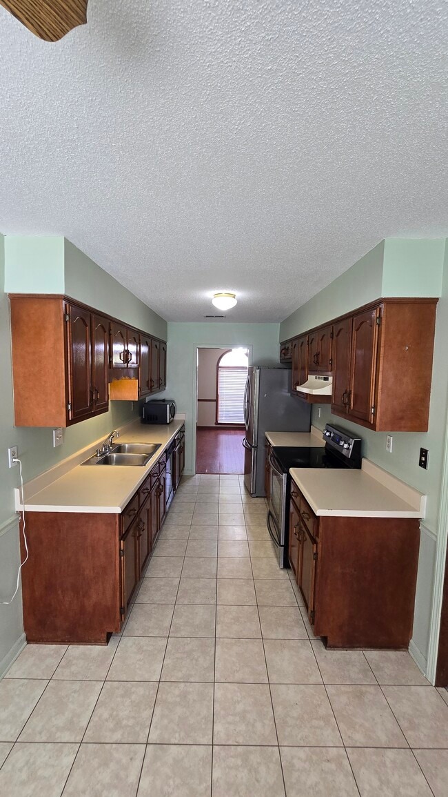 Building Photo - 1388 Hardwood Trl