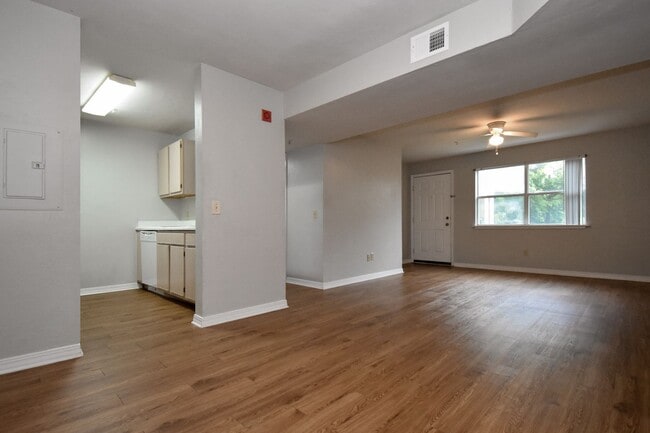 Foto del edificio - 2360 SW Archer Rd