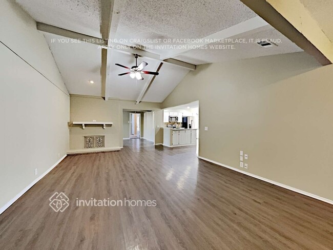 Foto del edificio - 3200 Whisper Wood Ct