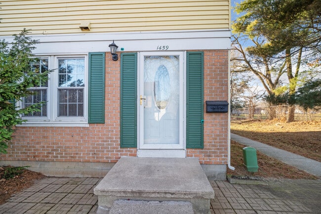 Building Photo - 1459 Wingate Blvd