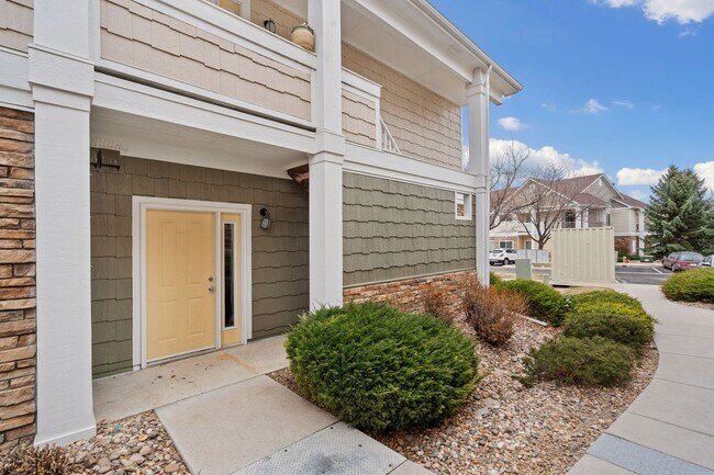 Building Photo - 4665 Hahn's Peak Dr
