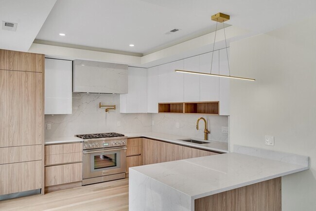 Foto del edificio - 77 Thorndike St