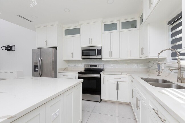 Foto del edificio - 1822 Sunset Dr