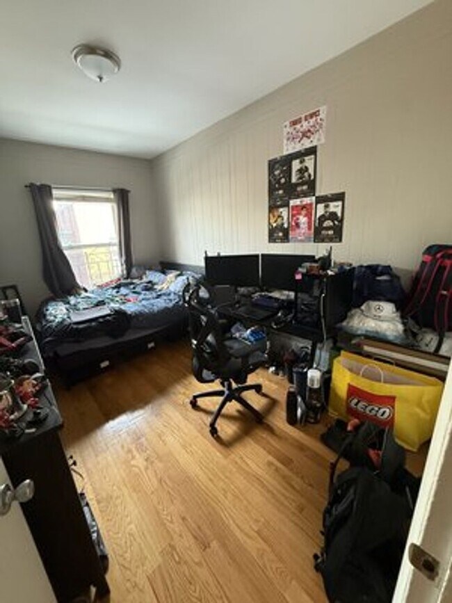 Foto del edificio - KENMORE 2 Bedroom Apt. - 9/1/26 (NO BROKER FEE)