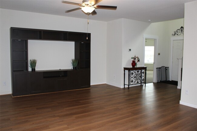 Foto del edificio - 7719 Vacek Meadows Loop