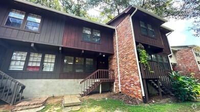 Building Photo - 803 Timbers Ct