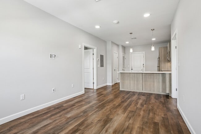 Photo - Onyx Apartments