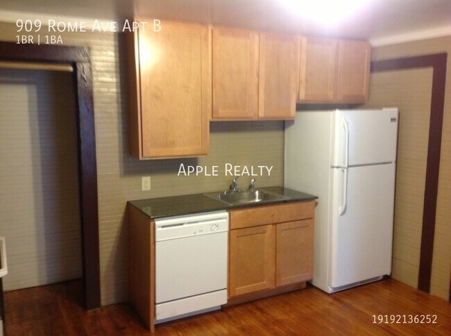 Building Photo - 909 Rome Ave Apt B -Available Now!