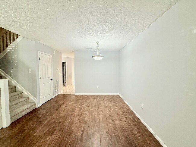 Foto del edificio - 12223 Paperbark Cir