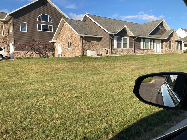 Foto del edificio - 2910 Grand Cypress Ln
