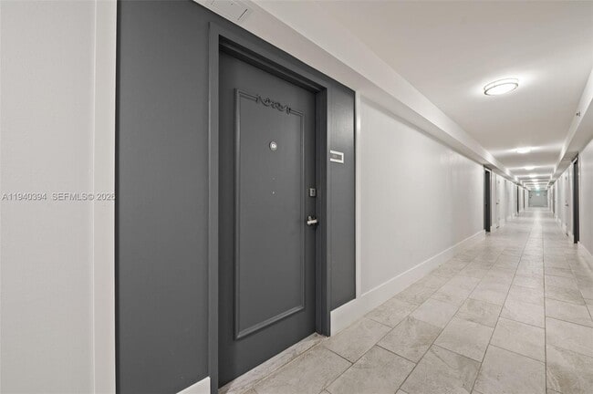 Building Photo - 6039 Collins Ave