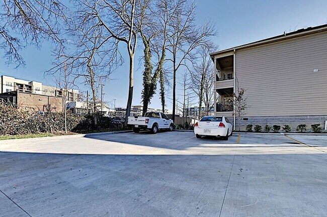 Foto del edificio - 805 Bradford Ave