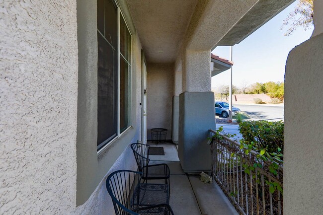 Building Photo - 3 Bedroom Summerlin South Beauty