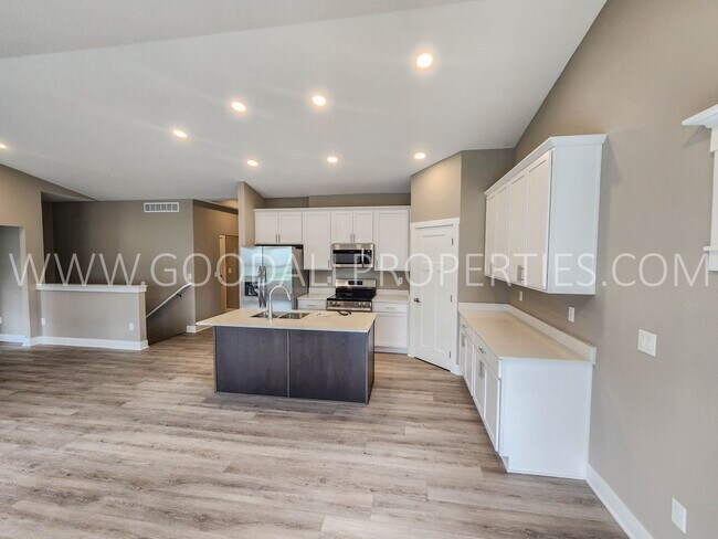 Building Photo - Newer 4 Bedroom, 3 Bath 3 car garage Home in Waukee with a 3-Car Garage