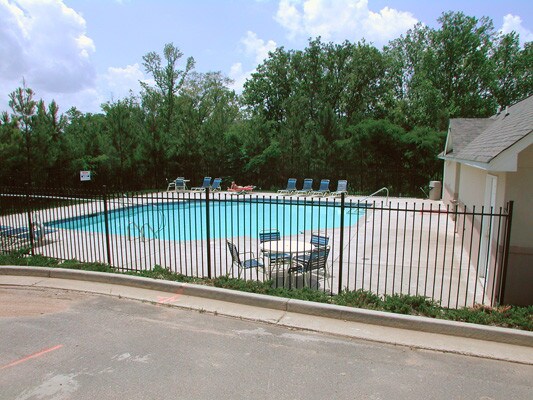 Foto del edificio - 179 Riverstone Commons Cir